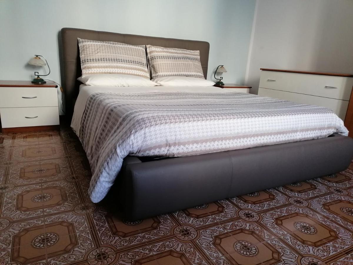 Hotel Due Finestre Sul Cortile Novi Ligure Zewnętrze zdjęcie